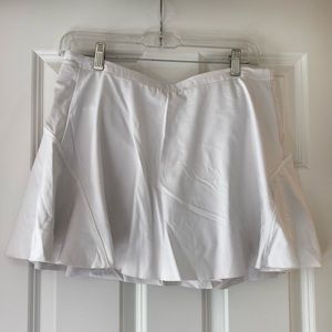 White Athleta Skirt / Skort - Size Medium